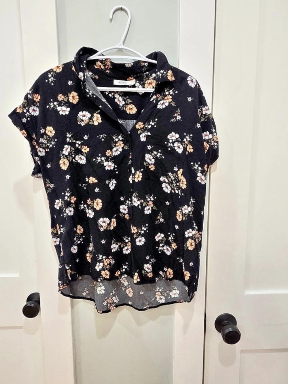 Ricki's Floral Blouse i